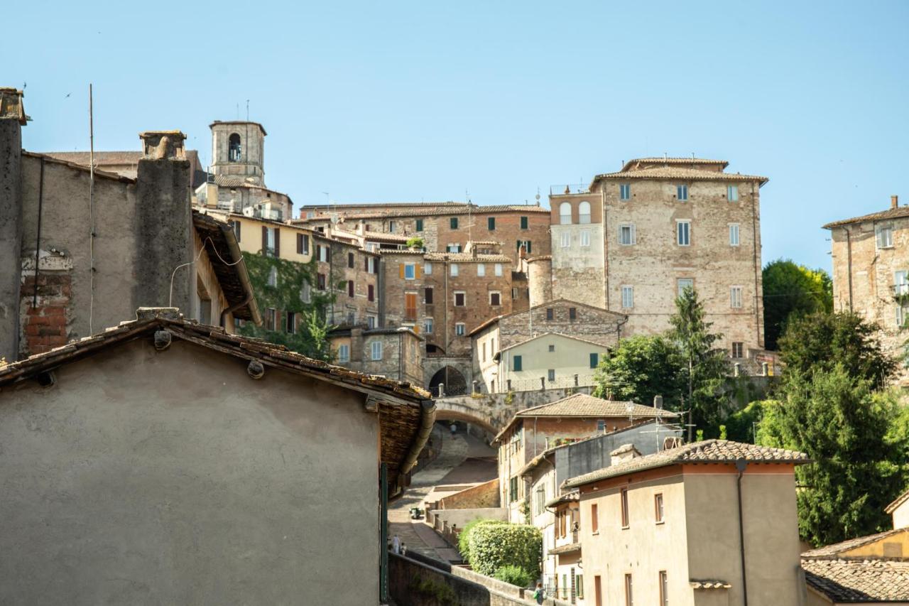 La Conca Apartment: A View On The Roman Aqueduct Perugia Exterior photo