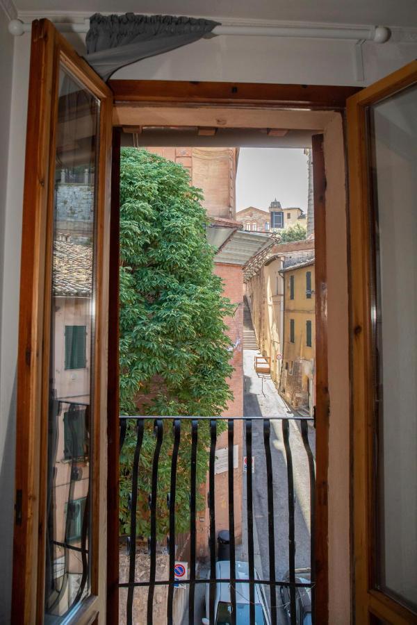 La Conca Apartment: A View On The Roman Aqueduct Perugia Exterior photo